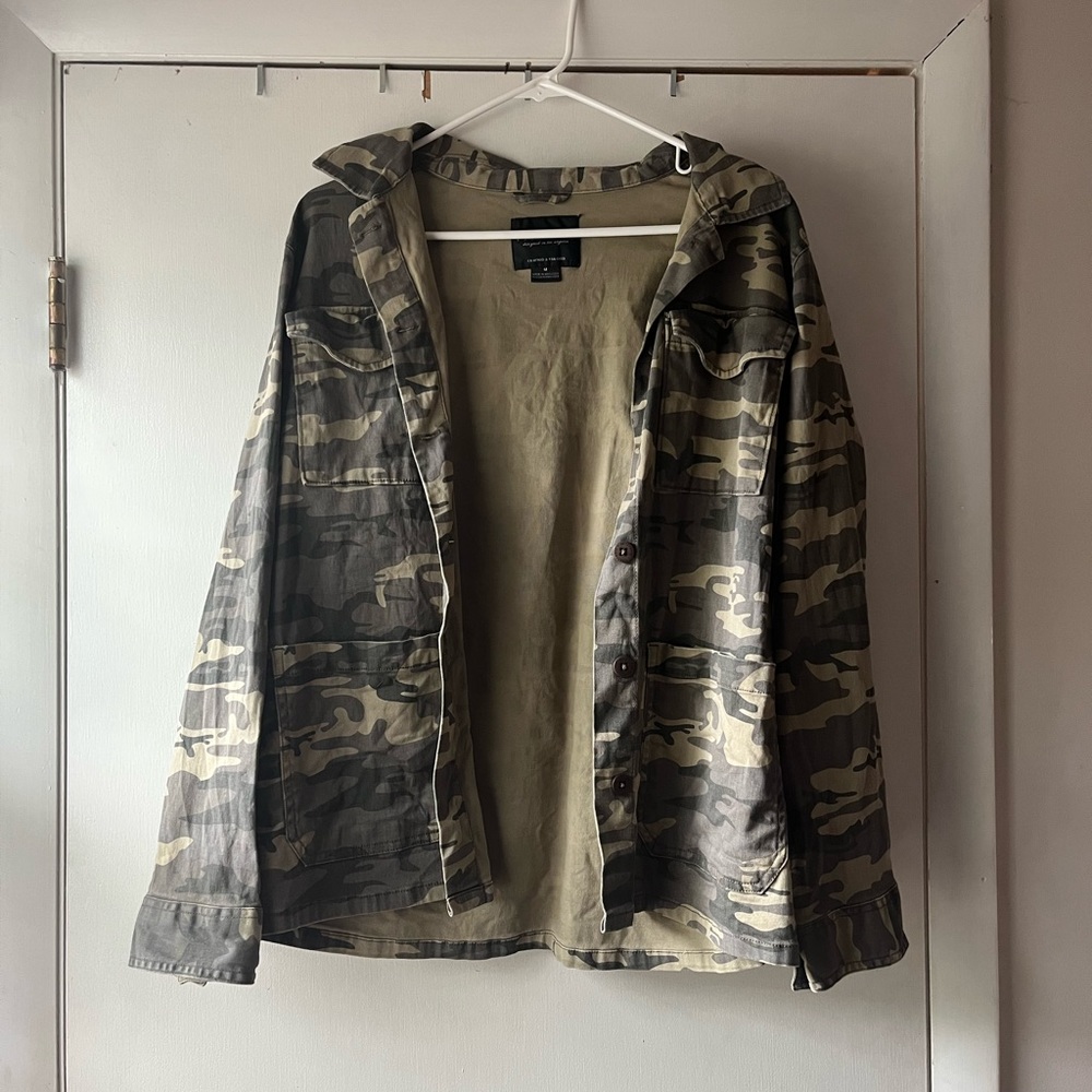Sanctuary Women’s Camo Shacket - Medium